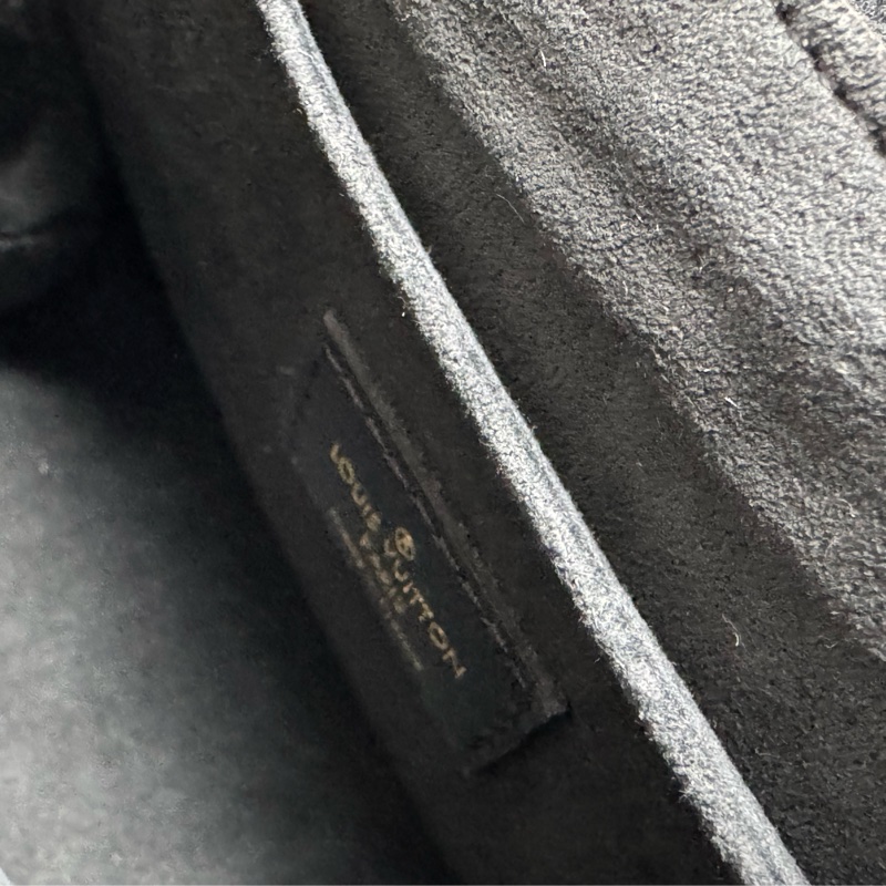 LV M44141花紋/黑Locky bb兩用包  絕版了🥹-17