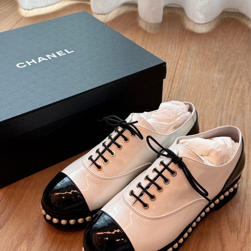Chanel 香奈兒珍珠飾底黑白拼色漆皮低跟鞋38.5-1
