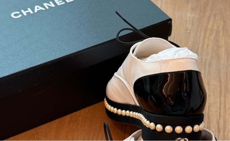 Chanel 香奈兒珍珠飾底黑白拼色漆皮低跟鞋38.5-3