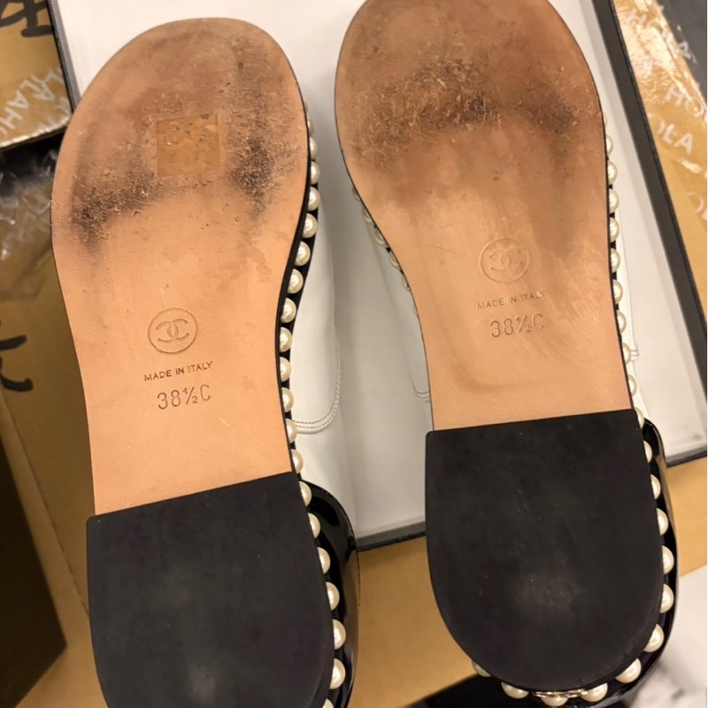 Chanel 香奈兒珍珠飾底黑白拼色漆皮低跟鞋38.5-5