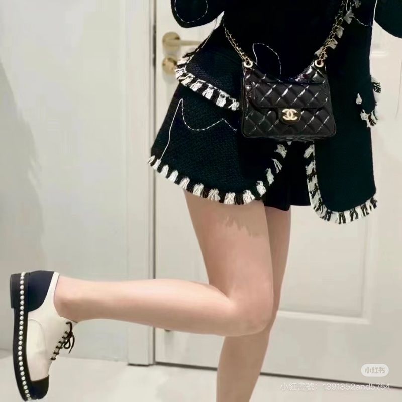 Chanel 香奈兒珍珠飾底黑白拼色漆皮低跟鞋38.5-5