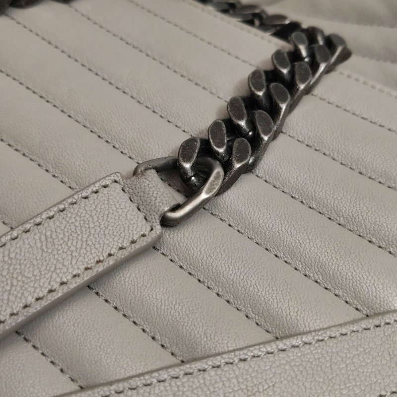 Saint Laurent College羊皮純色V紋YSL標誌單肩包-15