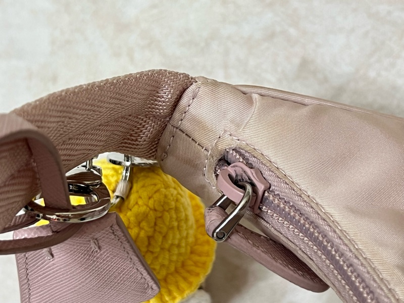 Prada hobo腋下包 櫻花粉-7