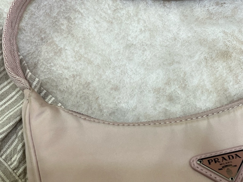 Prada hobo腋下包 櫻花粉-17