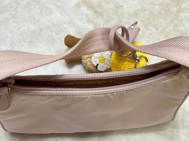 Prada hobo腋下包 櫻花粉-20