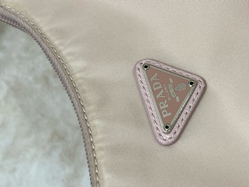 Prada hobo腋下包 櫻花粉-31