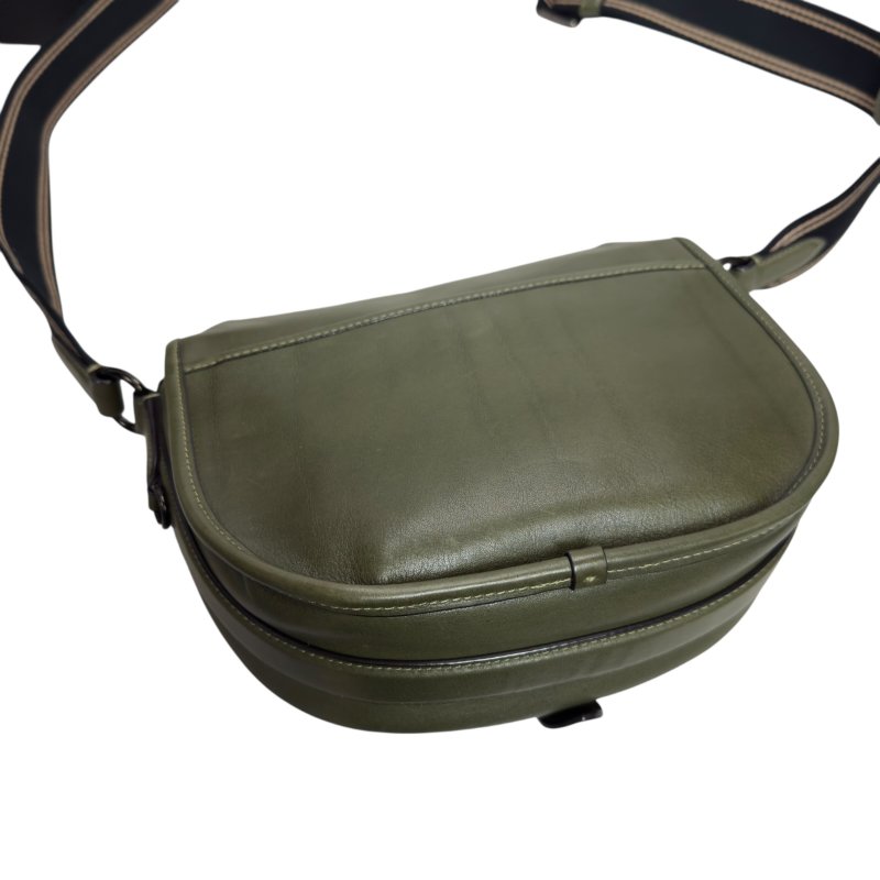 COACH Hitch 斜揹袋-13