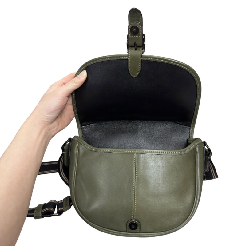 COACH Hitch 斜揹袋-16