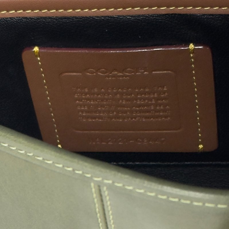 COACH Hitch 斜揹袋-19