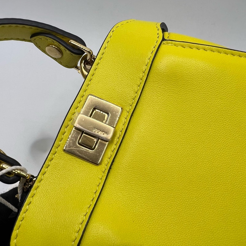 FENDI芬迪 Peekaboo斜挎手提包 黃色 迷你款 经典扭锁 可手提 可肩背 手柄可拆卸-7