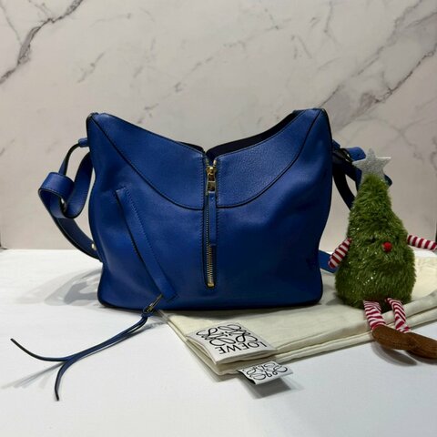 LOEWE 皇家藍中款吊床包