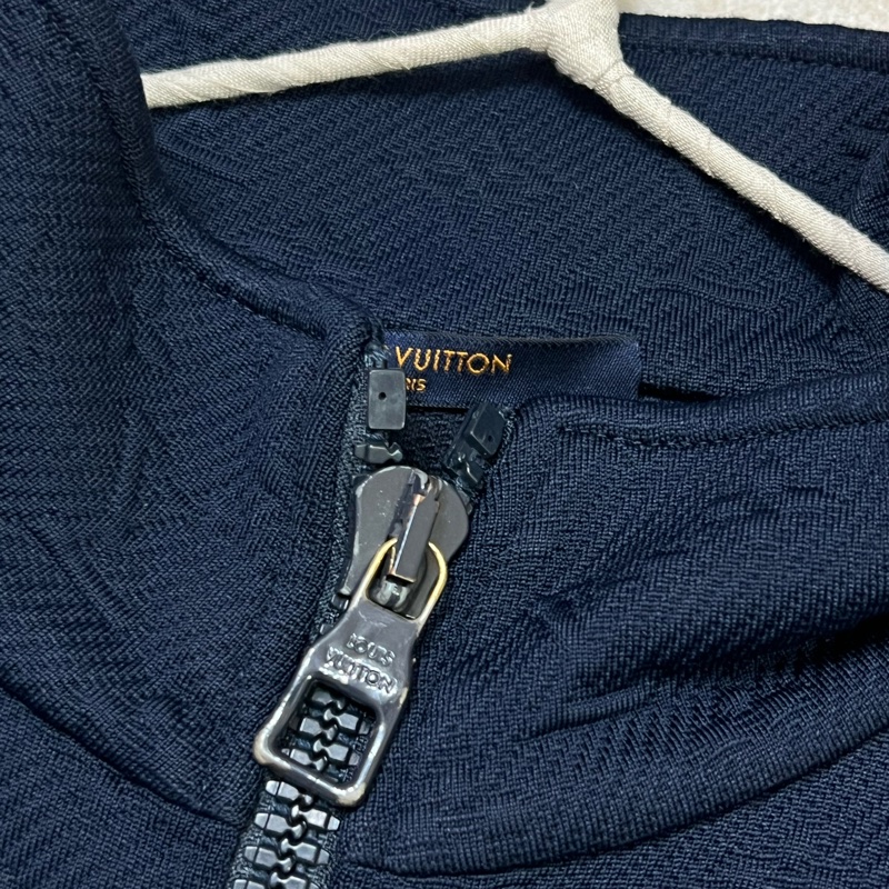 LV Monogram 全拉鏈上衣 壓紋設計-6