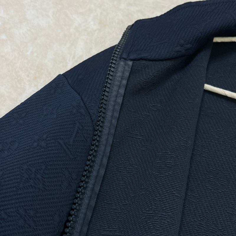 LV Monogram 全拉鏈上衣 壓紋設計-15