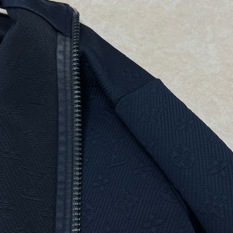 LV Monogram 全拉鏈上衣 壓紋設計-16