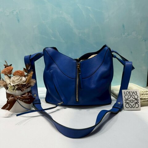 LOEWE 皇家藍中款吊床包