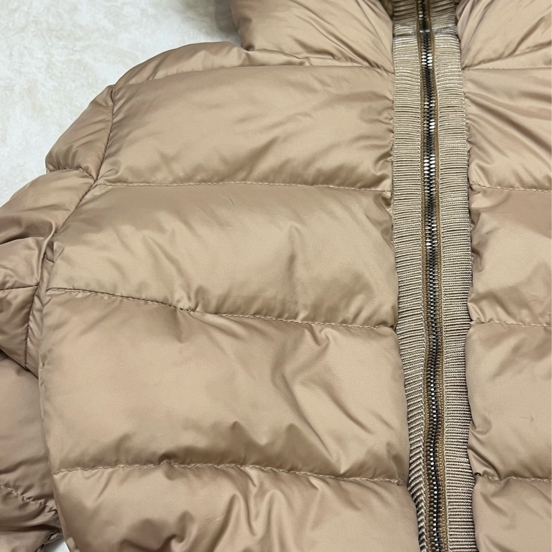Moncler Boed 奶茶色羽絨外套原價近10萬-4