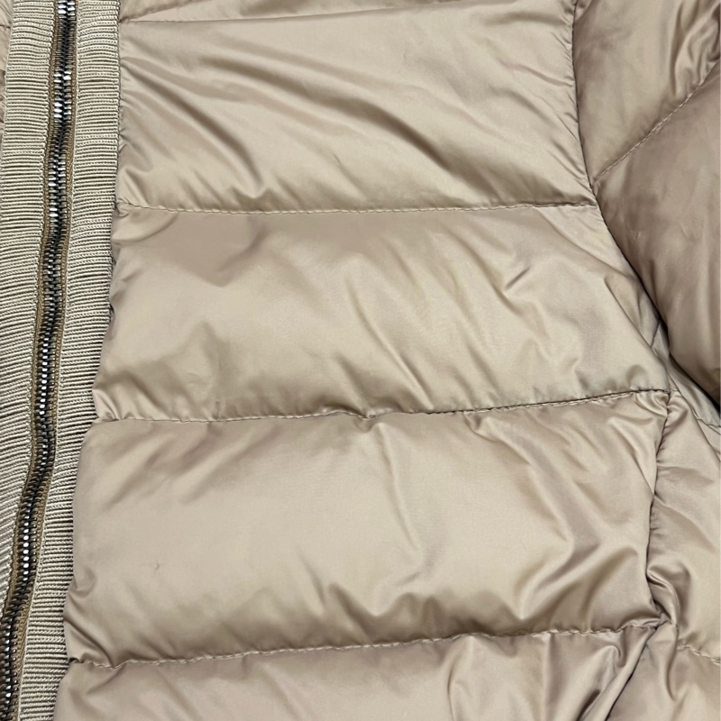 Moncler Boed 奶茶色羽絨外套原價近10萬-5