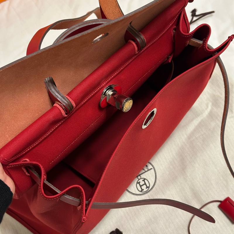 Hermès 愛馬仕 HerBag 31 （D刻/石榴紅/銀扣） 手提/肩背兩用包-23
