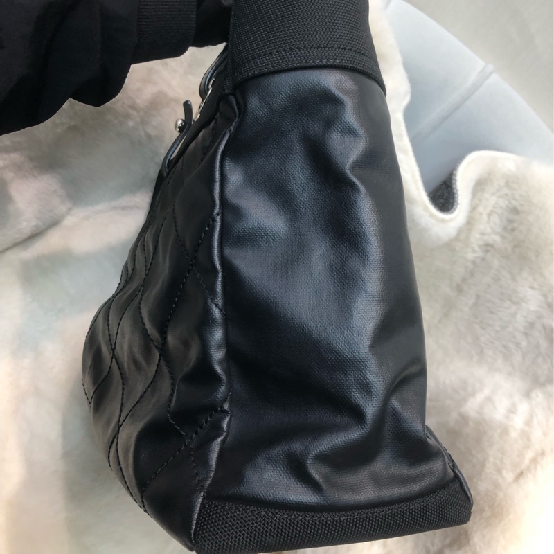 Chanel 黑色菱格上肩 Tote Bag XC242-3