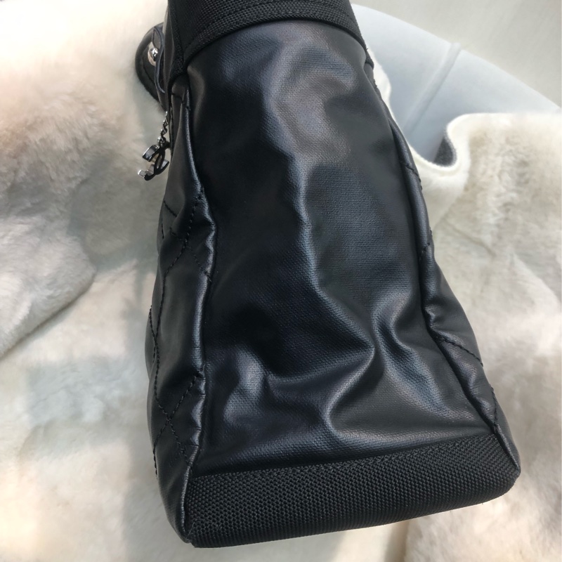 Chanel 黑色菱格上肩 Tote Bag XC242-4