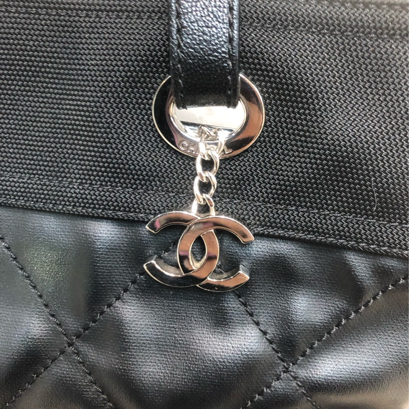 Chanel 黑色菱格上肩 Tote Bag XC242-8
