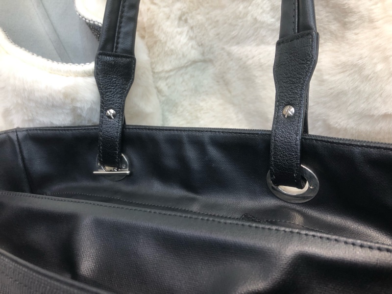 Chanel 黑色菱格上肩 Tote Bag XC242-20