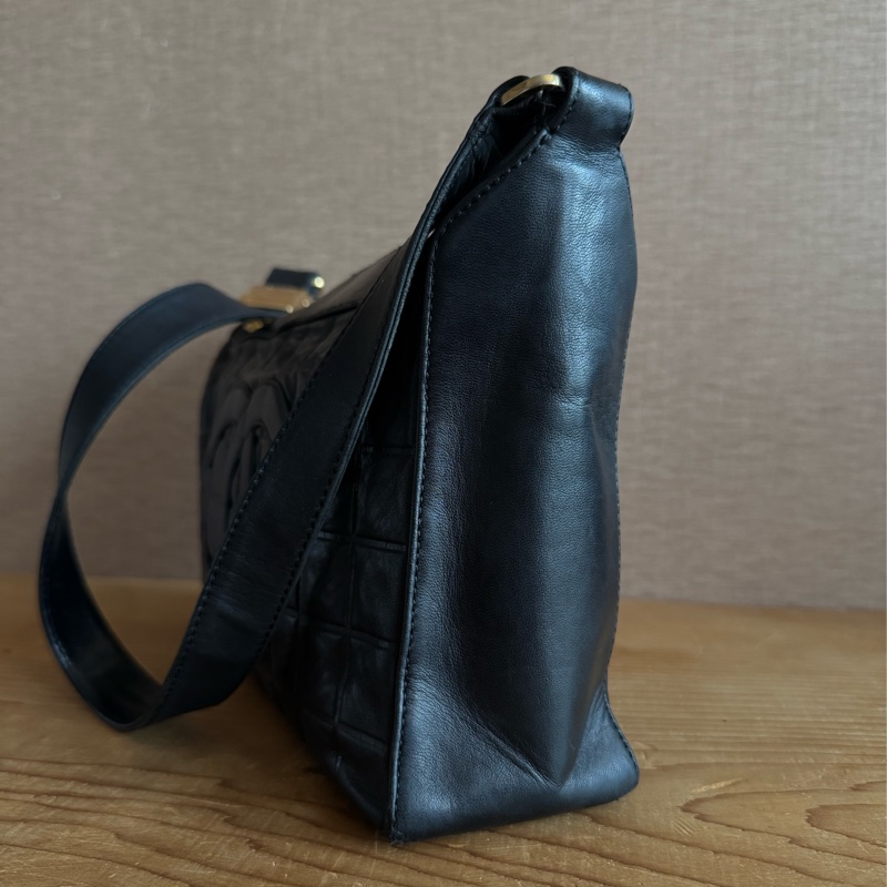 Chanel 冰格黑金單肩包-1