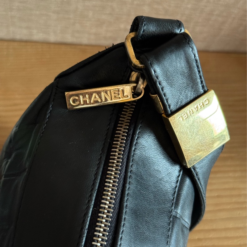 Chanel 冰格黑金單肩包-10