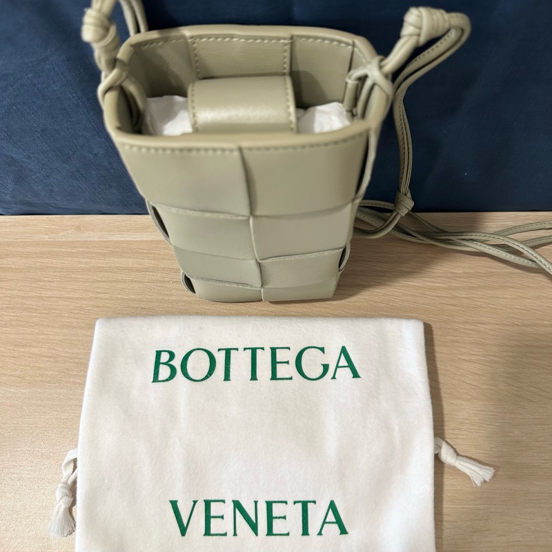 全新 BV Bottega Veneta CASSETTE 手機包 斜背小包 鼠尾草綠-10
