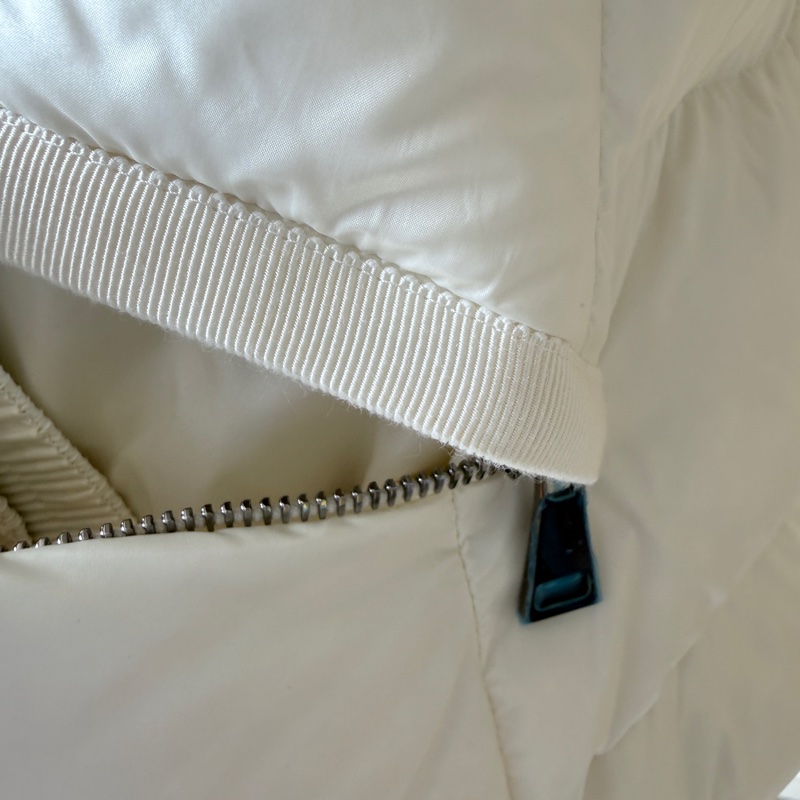 全新✨Moncler boed 真狐狸毛領羽絨外套 #4-7