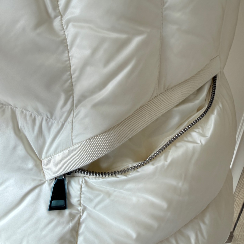 全新✨Moncler boed 真狐狸毛領羽絨外套 #4-9