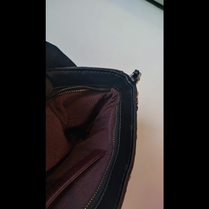 Chanel 金鍊黑皮方格鍊帶小斜背包-18