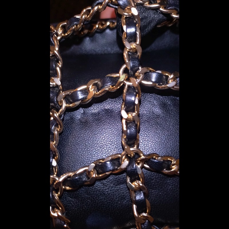 Chanel 金鍊黑皮方格鍊帶小斜背包-22