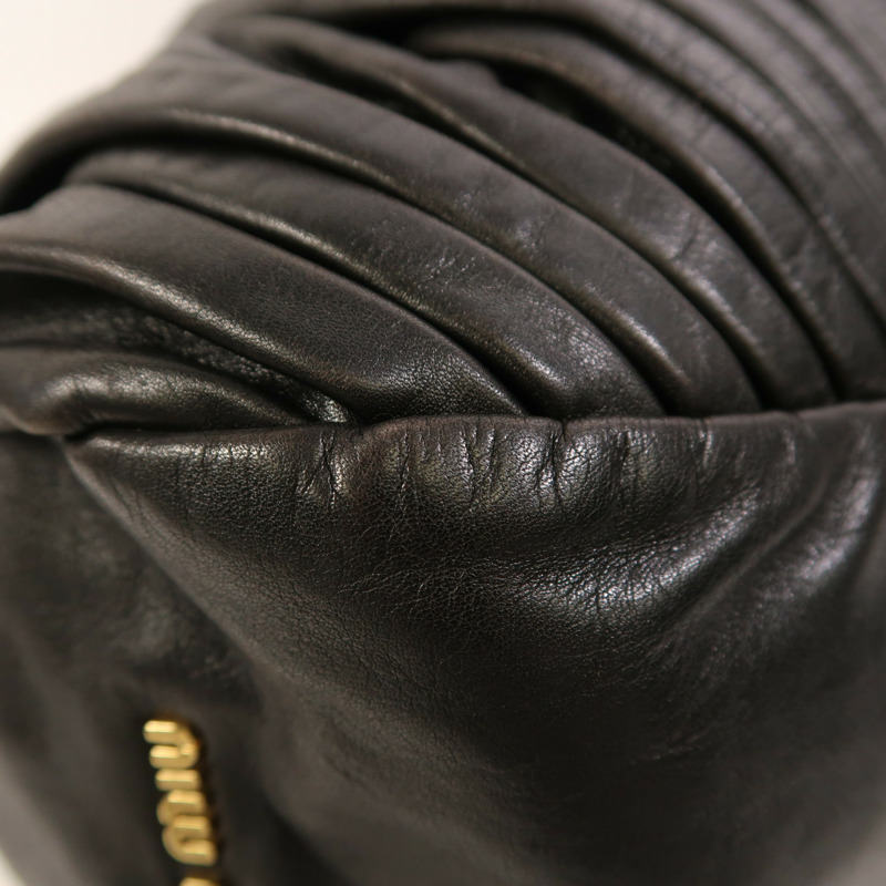 Miu Miu 皮革Hand Bag金扣手挽袋-9