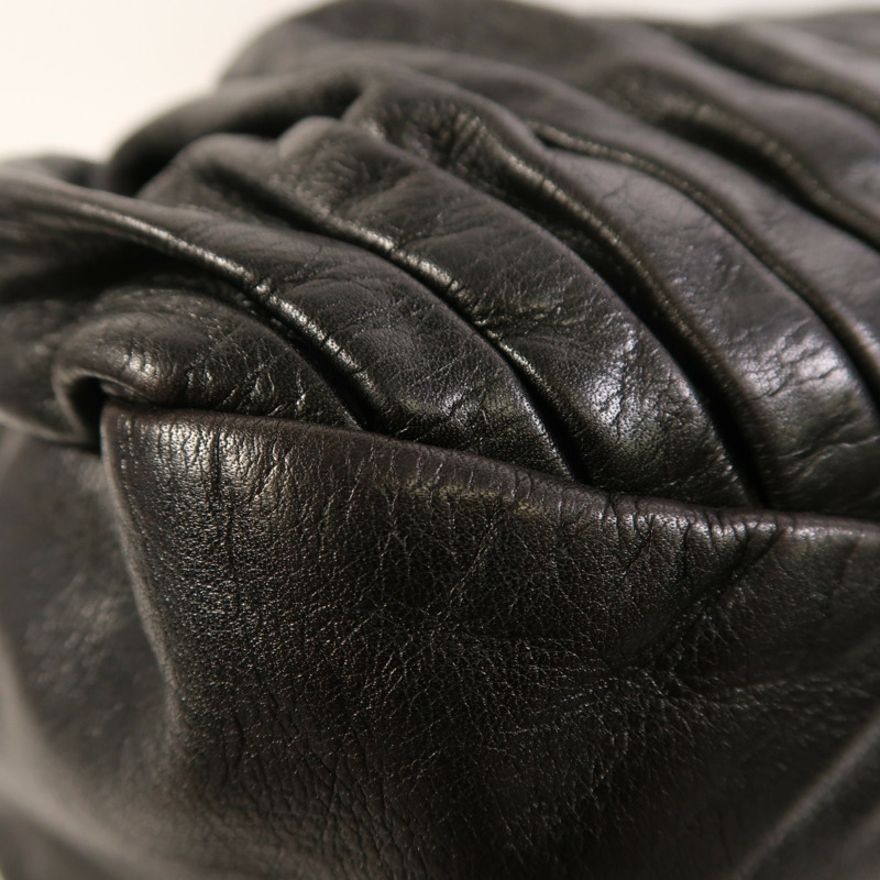 Miu Miu 皮革Hand Bag金扣手挽袋-11