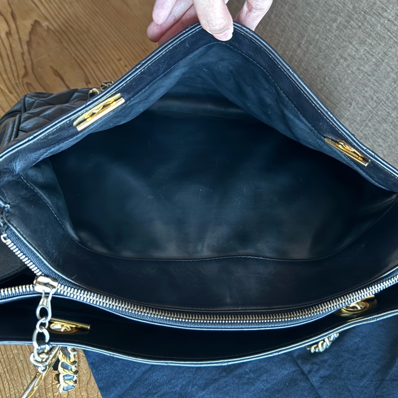 Chanel 黑金羊皮托特包 全皮內裏-13