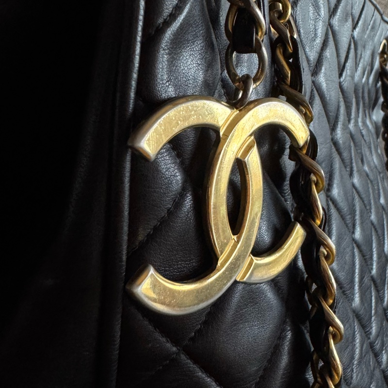 Chanel 黑金羊皮托特包 全皮內裏-23