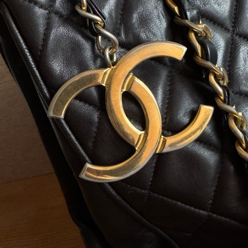 Chanel 黑金羊皮托特包 全皮內裏-24