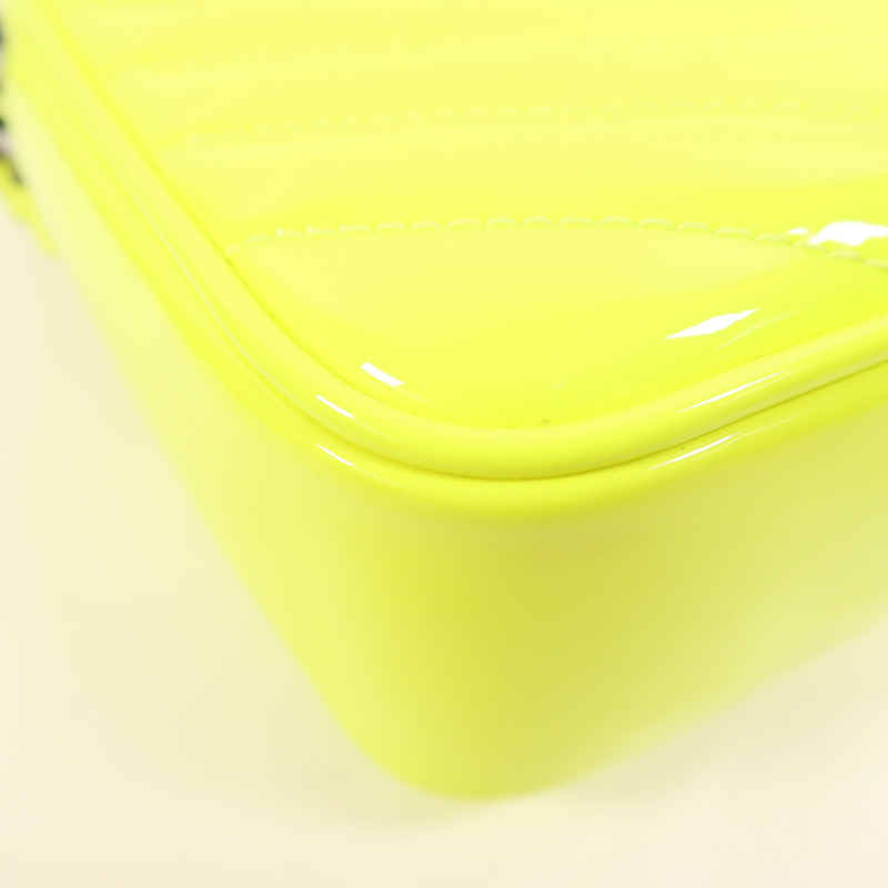 SAINT LAURENT 漆皮皮革Lou Camera Bag銀扣肩背袋-11