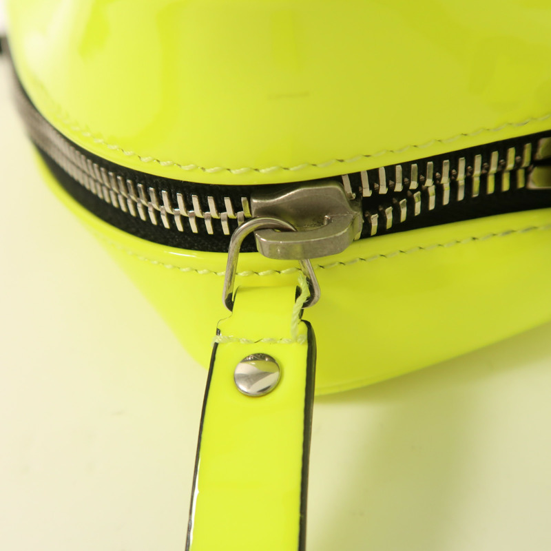 SAINT LAURENT 漆皮皮革Lou Camera Bag銀扣肩背袋-16