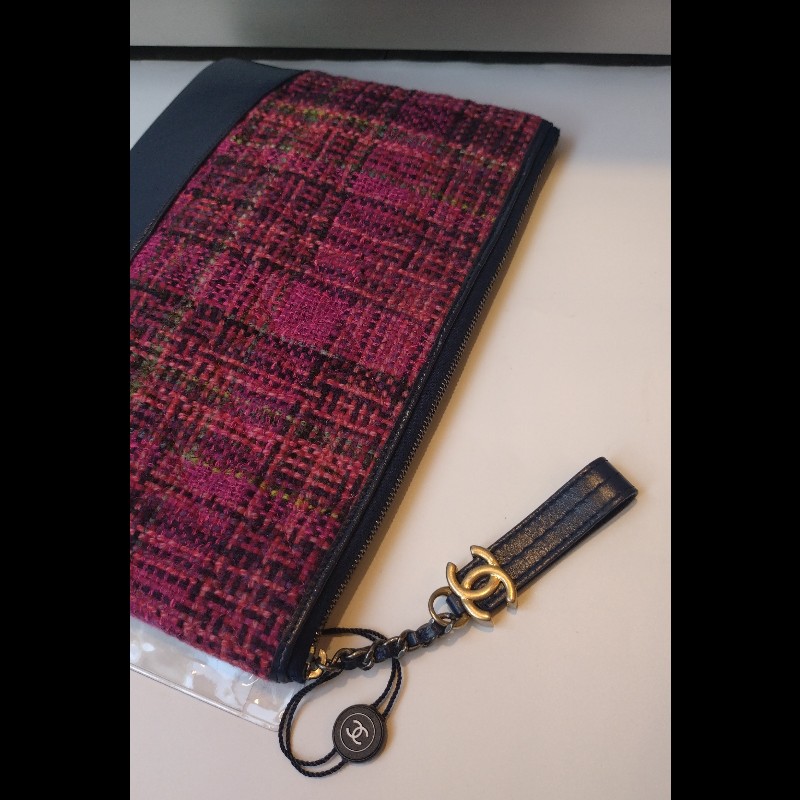 Chanel 深藍皮邊桃紅毛呢手拿包-9