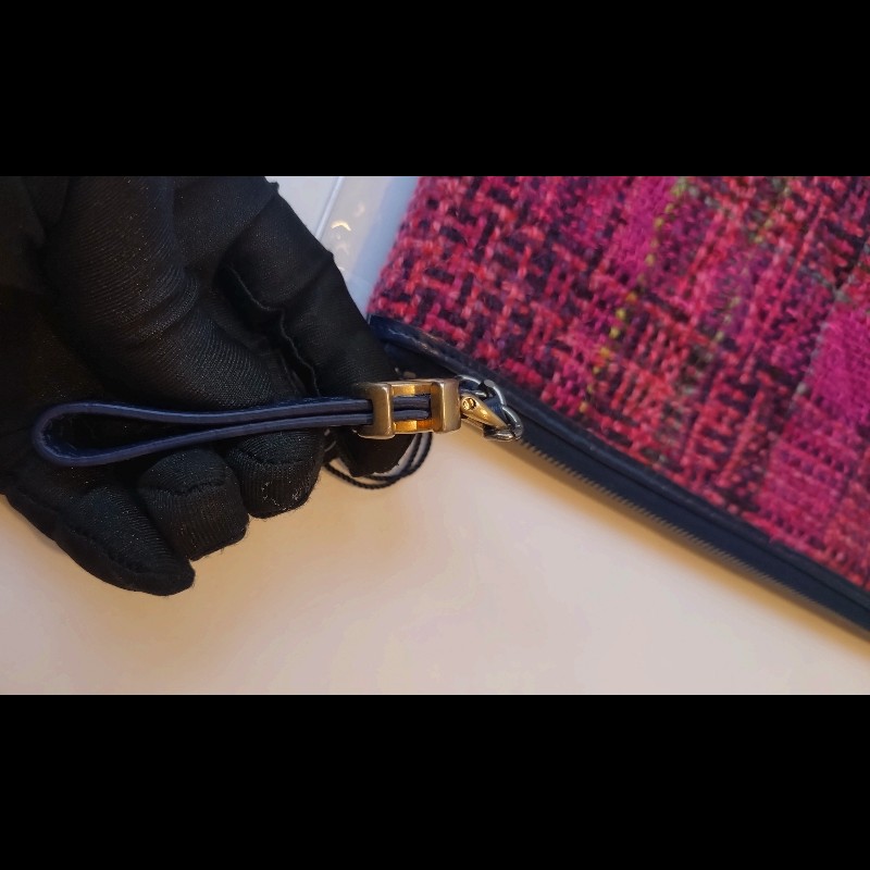 Chanel 深藍皮邊桃紅毛呢手拿包-13