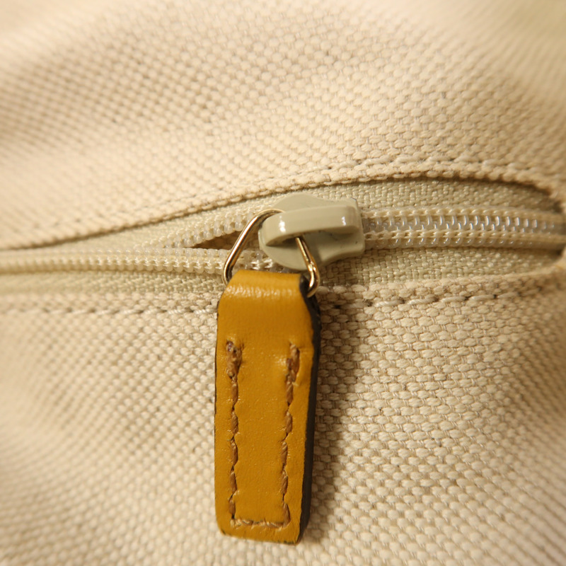 GUCCI 帆布Sukey金扣肩背袋-16