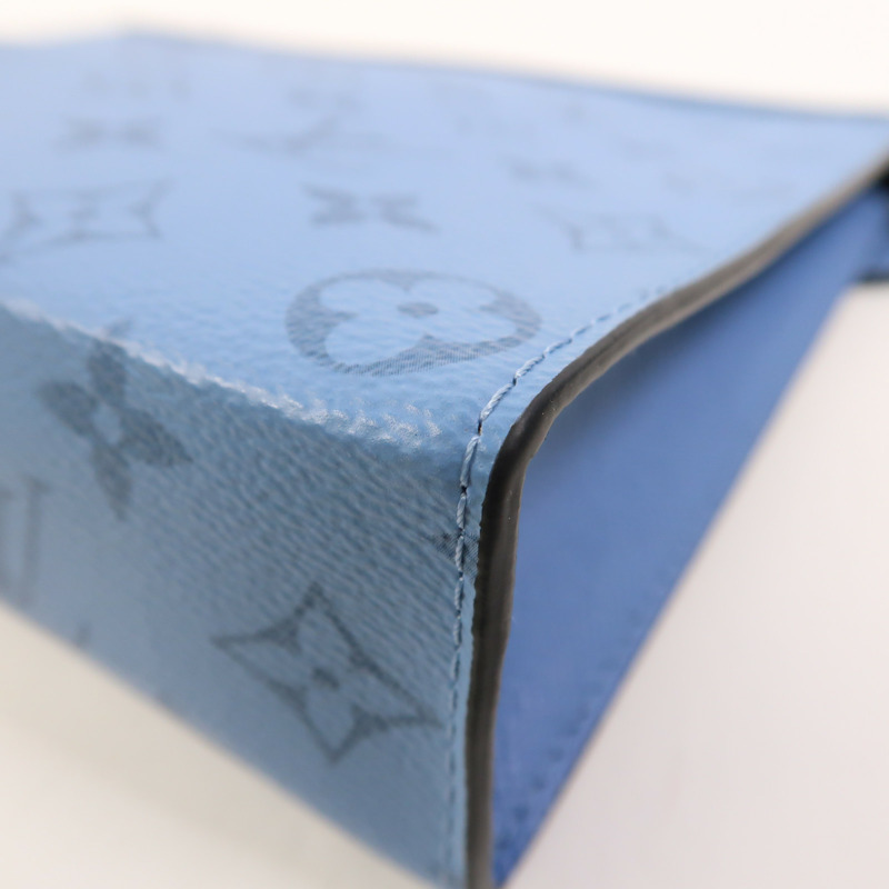 LOUIS VUITTON Taigarama Pochette Voyage MM銀扣手拿包-6