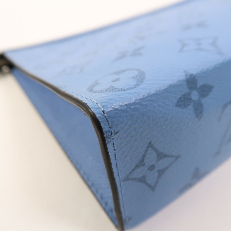 LOUIS VUITTON Taigarama Pochette Voyage MM銀扣手拿包-9