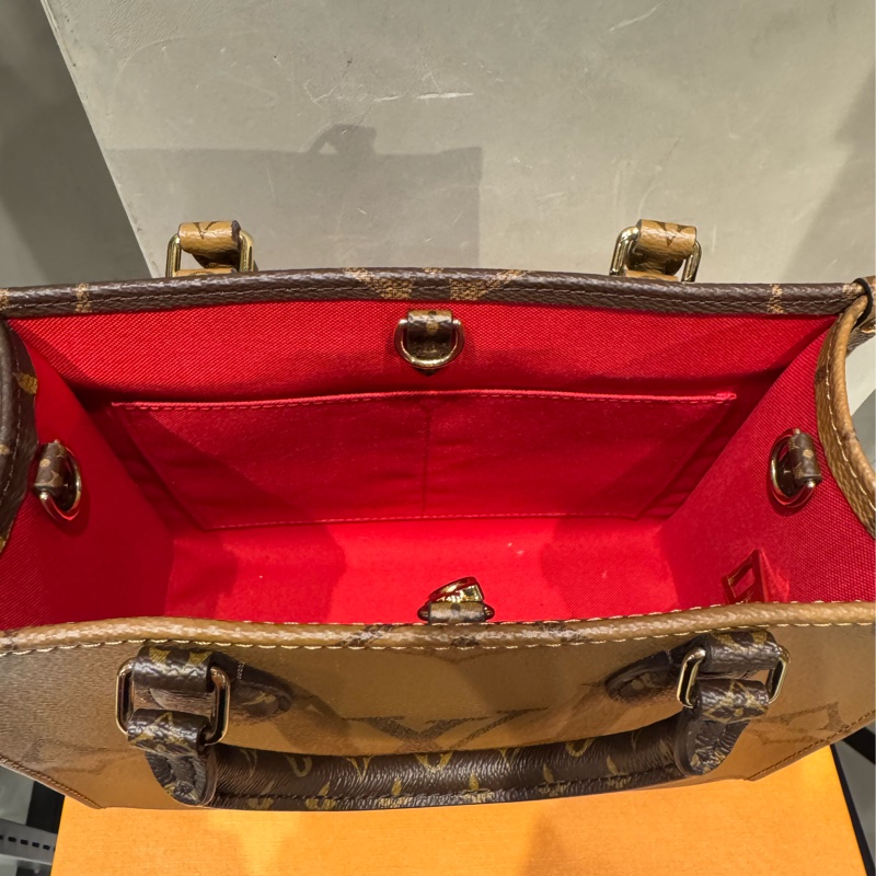 LV OnTheGo托特包-12