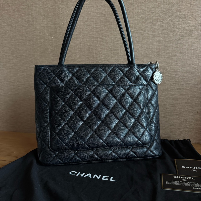 Chanel 銀幣魚子醬希爾頓手提包 9.5成新-3