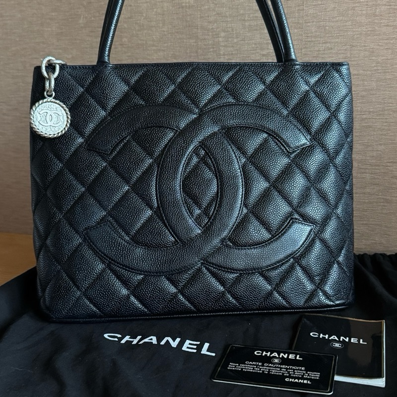 Chanel 銀幣魚子醬希爾頓手提包 9.5成新-6