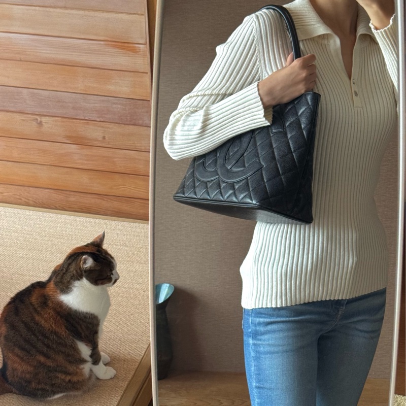 Chanel 銀幣魚子醬希爾頓手提包 9.5成新-2