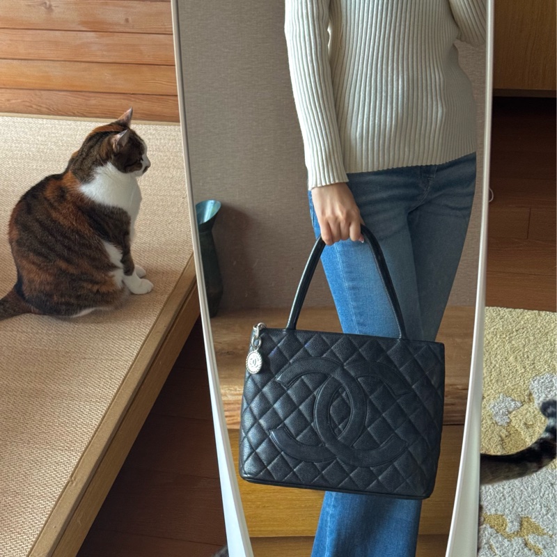 Chanel 銀幣魚子醬希爾頓手提包 9.5成新-3